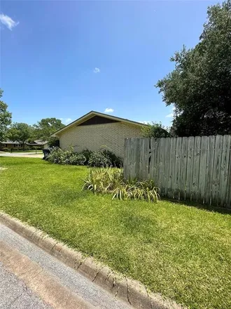 Image 4 - 509 Bryan Drive, Denison, TX 75020, USA - House for sale