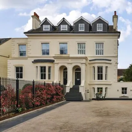 Image 1 - Whitehall Lane, London, IG9 5JH, United Kingdom - Duplex for sale