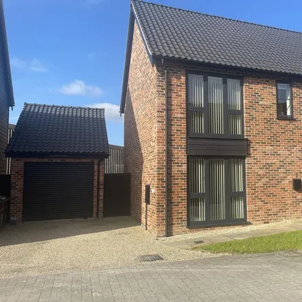 Rent this 3 bed townhouse on unnamed road in Ashwellthorpe and Fundenhall, NR16 1FG