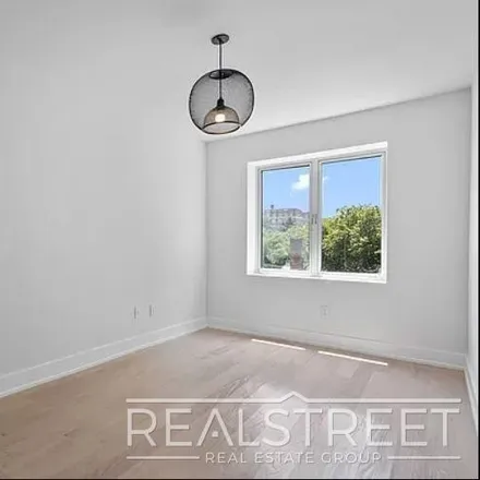 Image 6 - 1750 Dean Street, New York, NY 11213, USA - House for rent