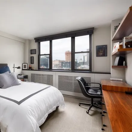 Image 3 - 61 JANE STREET 12L in West Village - Apartment for sale