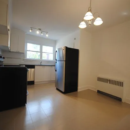 Image 8 - 23 Chapleau Avenue, Ottawa, ON K1M 1L5, Canada - Apartment for rent