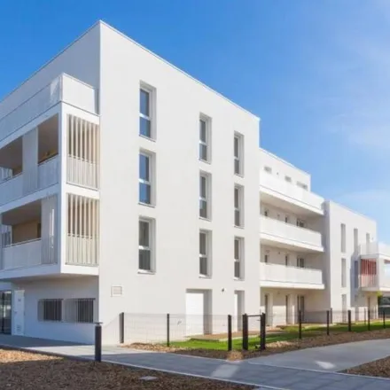 Rent this 3 bed apartment on Arboria Ilôt 6 in Rue Arthur Rimbaud, 44470 Thouaré-sur-Loire