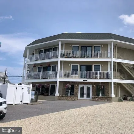 Image 3 - 200 West 18th Street, Ship Bottom, Ocean County, NJ 08008, USA - Condo for sale