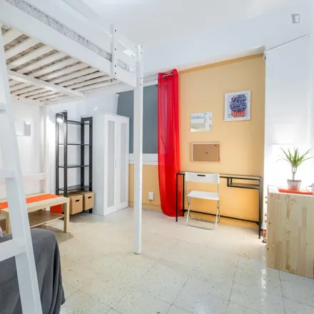 Rent this 4 bed room on Carrer del Rosselló in 134, 08001 Barcelona