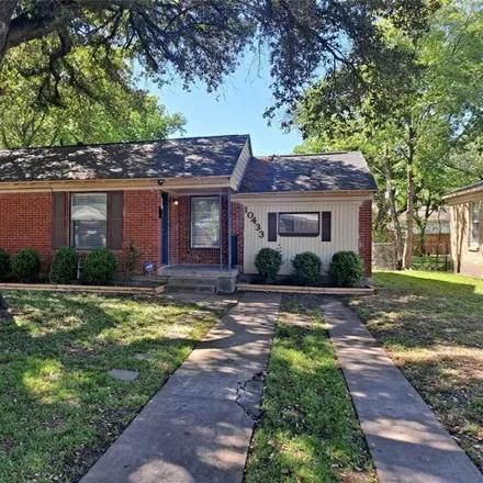 Rent this 3 bed house on 10433 Cayuga Drive in Reinhardt, Dallas