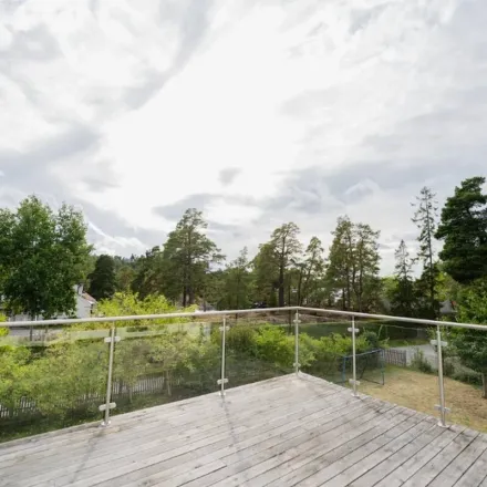 Rent this 5 bed apartment on Marenvägen in 133 37 Älgö, Sweden