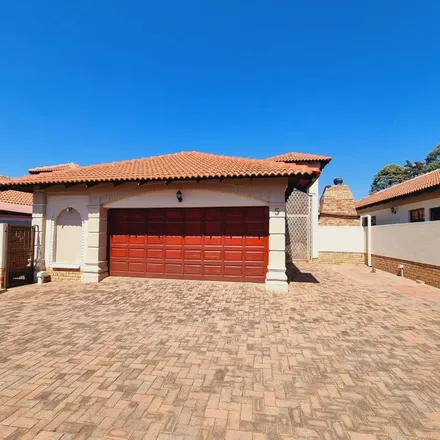 Image 6 - Flamwood Drive, Adamayview, Klerksdorp, 2571, South Africa - Townhouse for rent