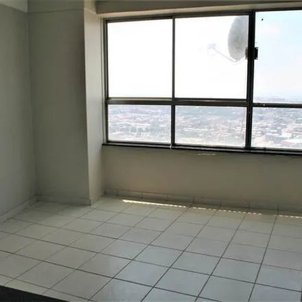 Image 4 - Ponte Tower, Lily Avenue, Berea, Johannesburg, 2001, South Africa - Apartment for rent