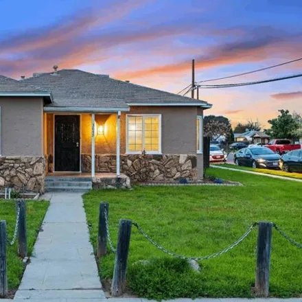 Buy this 3 bed house on 1309 North Millbrook Avenue in Fresno, CA 93703