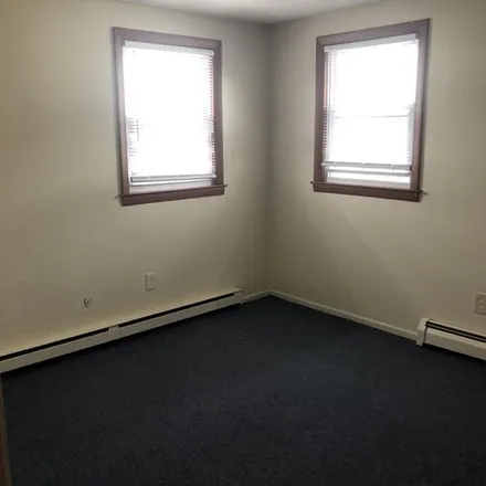Image 2 - 95 Fairmont Avenue, Grafton Hill, Worcester, MA 01613, USA - Apartment for rent