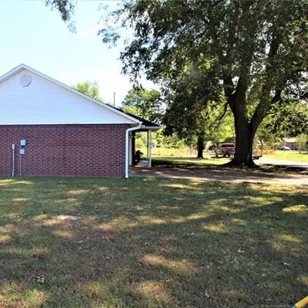Image 3 - 317 Northwest 5th Street, Spiro, Le Flore County, OK 74959, USA - House for sale
