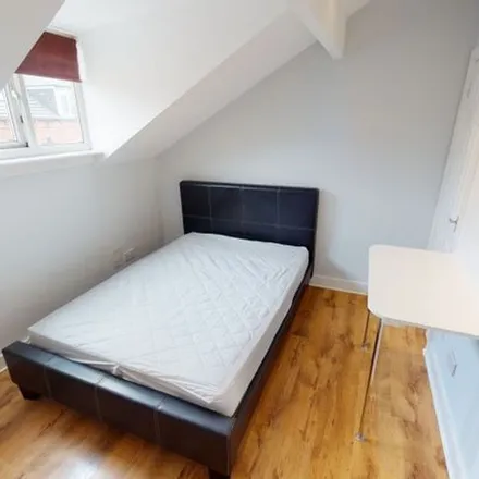Rent this 6 bed apartment on Hartley Grove in Leeds, LS6 2LD