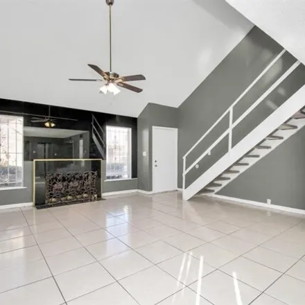 Image 3 - Shred Nations, 6214 Beverly Hill Street, Houston, TX 77057, USA - Townhouse for rent