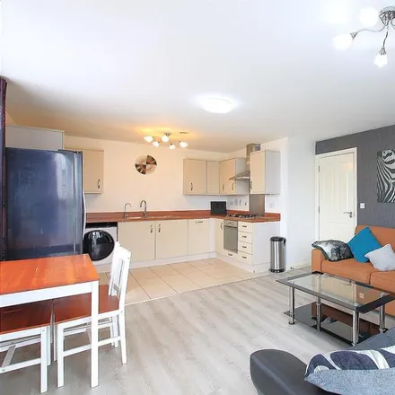 Rent this 2 bed apartment on St. Mark's Catholic School in 108 Bath Road, London