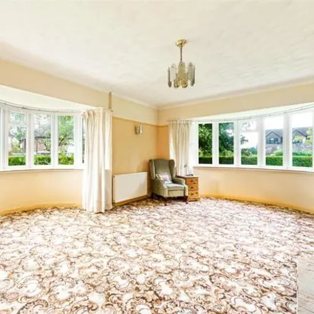 Image 3 - Second Avenue, Worthing, BN14 9NX, United Kingdom - House for sale