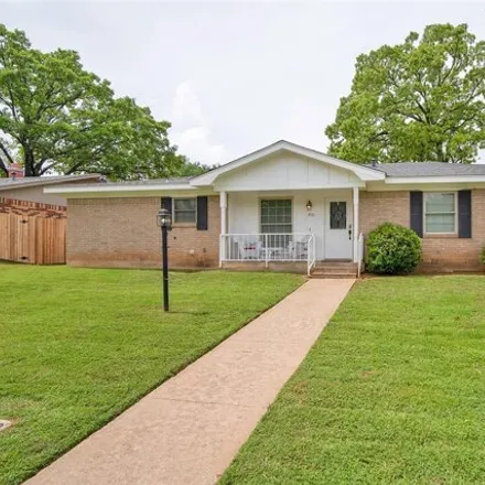Buy this 3 bed house on 2367 Belle Avenue in Denison, TX 75020