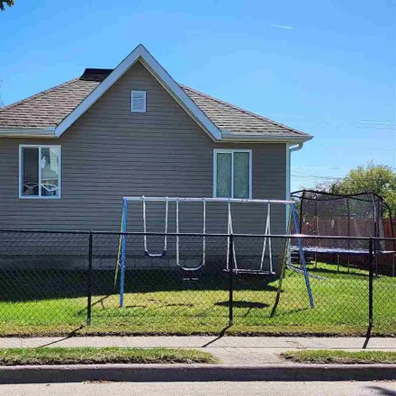 Buy this 4 bed house on 1007 East 3rd Street in Washington, IA 52353