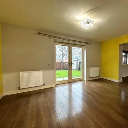 Image 4 - Fay Crescent, Sheffield, S9 3DJ, United Kingdom - Townhouse for rent