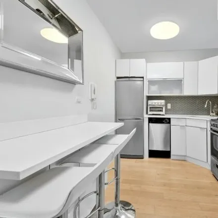 Rent this studio condo on The Churchill in 300 East 40th Street, New York