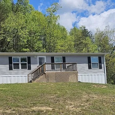 Buy this studio apartment on 1933 Log Cabin Road in Canada Town, Whitley County