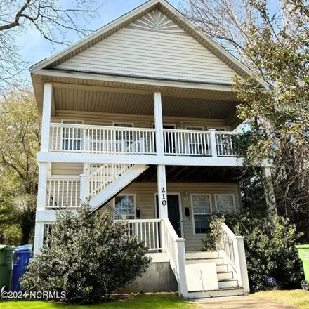 Buy this 6 bed house on 206 South 9th Street in Wilmington, NC 28401