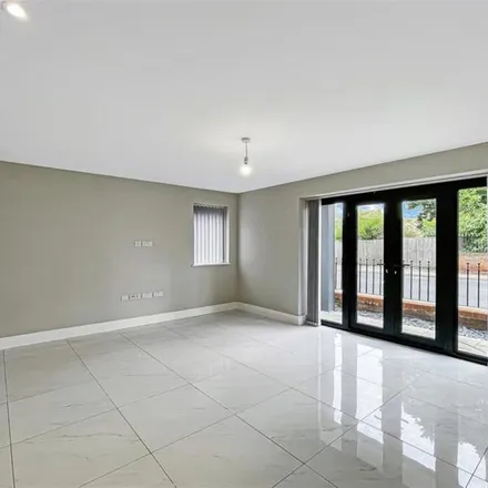 Image 1 - Gordon Road, High Wycombe, HP13 6EW, United Kingdom - Apartment for rent
