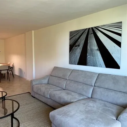 Image 3 - 1028 Spanish River Road, Boca Raton, FL 33432, USA - Apartment for rent