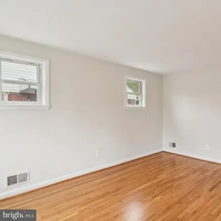 Image 7 - 6213 Eastern Parkway, Baltimore, MD 21206, USA - House for sale