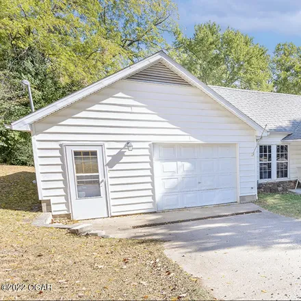 Buy this 3 bed house on 607 South Ripley Street in Neosho, MO 64850