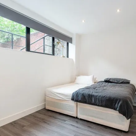 Image 4 - Brixton Hill, London, SW2 1AA, United Kingdom - Apartment for rent