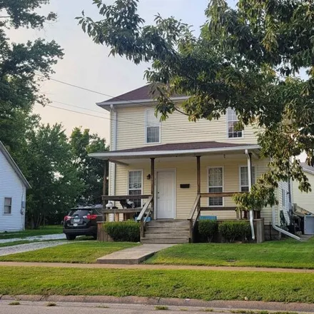 Buy this 4 bed house on 350 West Jefferson Street in Macomb, IL 61455