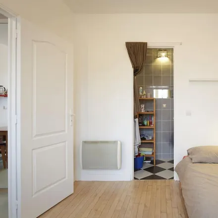Rent this 1 bed apartment on 92400 Courbevoie