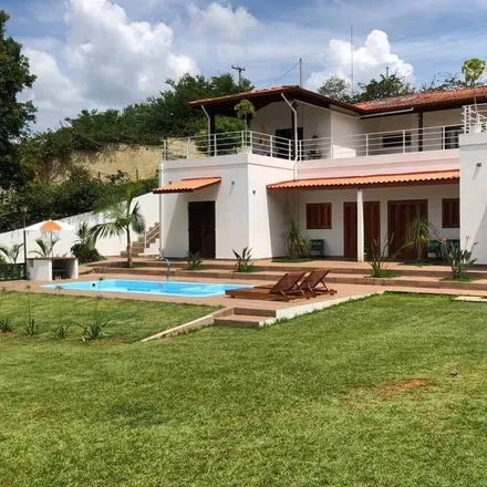 Rent this 4 bed house on Arujá