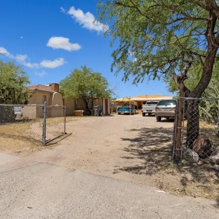 Buy this studio house on 138 West 30th Street in South Tucson, Pima County