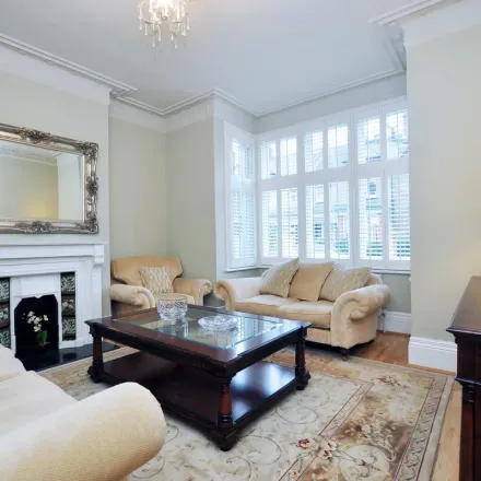 Rent this 1 bed apartment on Brackley Road in London, W4 2HW