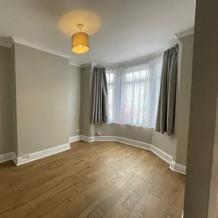 Rent this 2 bed house on 246 Gosbrook Road in Reading, RG4 8EA