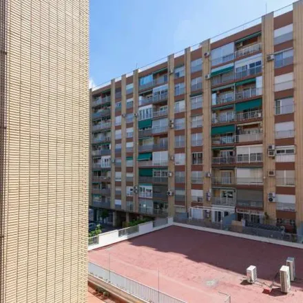 Image 9 - Plaça d'Holanda, 46017 Valencia, Spain - Apartment for rent