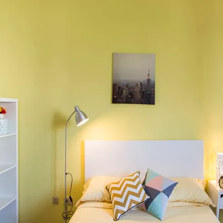 Rent this 3 bed room on MaJuDa in Via dei Missaglia, 13