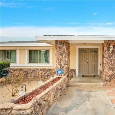 Image 2 - 14817 Pamlico Road, Apple Valley, CA 92307, USA - House for sale