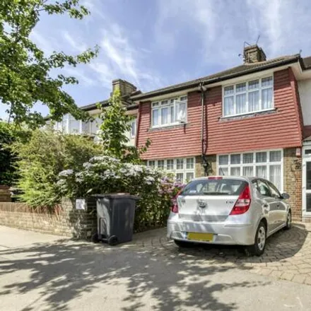 Buy this 3 bed townhouse on The Ridgeway in London, CR0 4AF