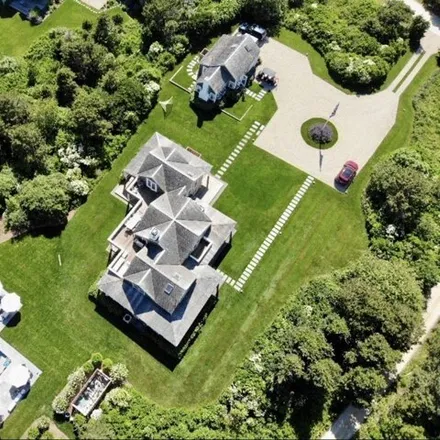 Rent this 7 bed house on 6 Walbang Ave in Nantucket, Massachusetts