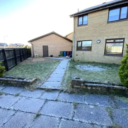 Rent this 3 bed duplex on Teasel Avenue in Glasgow, G53 7UH