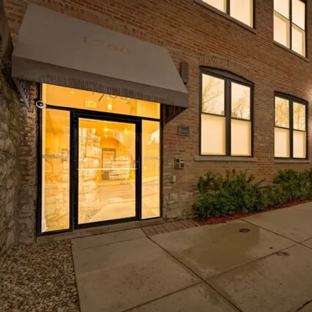 Image 2 - 1760 West Wrightwood Avenue, Chicago, IL 60614, USA - Condo for sale