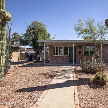 Buy this 3 bed house on 2910 East 21st Street in Tucson, AZ 85716