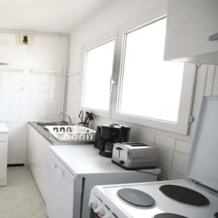 Image 5 - Dalle Vitruve, Rue de Srebrenica, 75020 Paris, France - Room for rent
