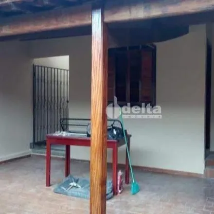Buy this 3 bed house on Rua dos Eucalíptos in Cidade Jardim, Uberlândia - MG