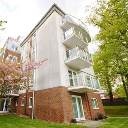 Rent this 2 bed apartment on The Pines in Turners Hill Road, Pound Hill