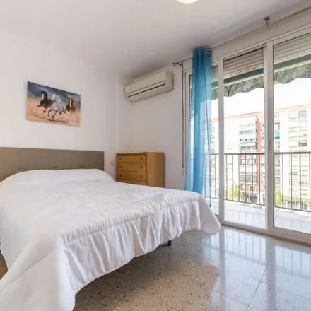 Image 5 - Carrer de Rubén Vela, 46006 Valencia, Spain - Apartment for rent