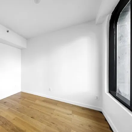 Image 4 - 30-18 14th St Unit 4c, New York, 11102 - House for rent